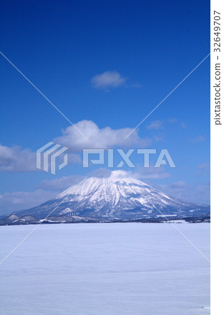 Mt. Yotei in winter Mt. Yotei in winter 32649707