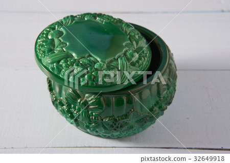 small decorative green malachite round box small decorative green malachite round box 32649918