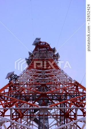 Red and white telecommunication tower 32652424