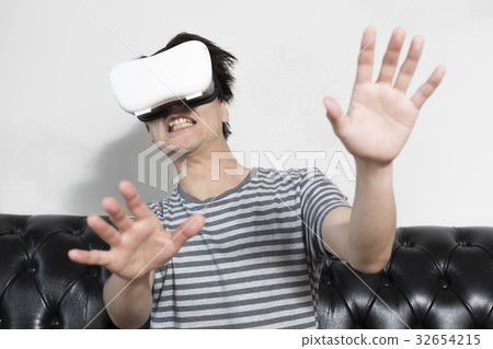 VR男 VR男 32654215