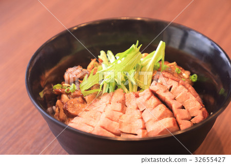 Delicious beef tongue bowl Delicious beef tongue bowl 32655427