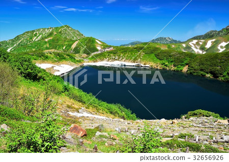 Tateyama mountain early summer 32656926