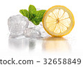 Ice cubes & lemon 32658849