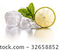 Ice cubes and lime 32658852