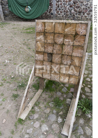 Wooden archery target Wooden archery target 32659791