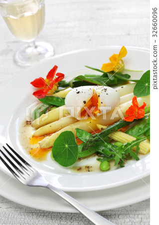 白蘆筍熱沙拉 32660096