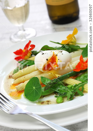 白蘆筍熱沙拉 白蘆筍熱沙拉 32660097