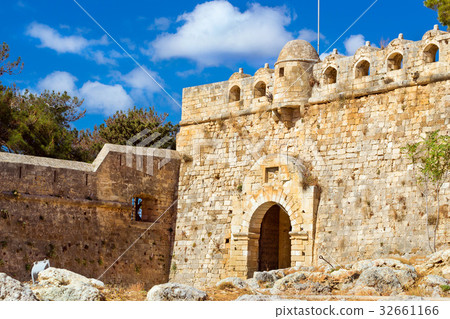 Main Gate of Fortezza Castle in Rethymno, Crete Main Gate of Fortezza Castle in Rethymno, Crete 32661166