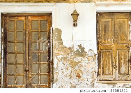 Old concrete wall. Rethymno, Crete, Greece 32661231