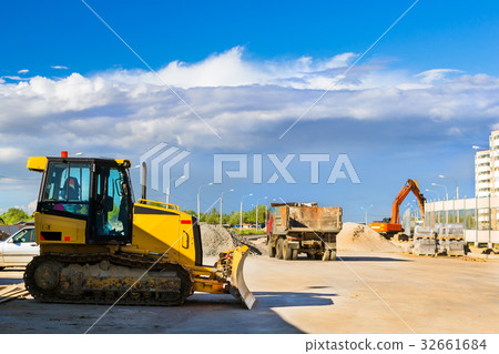 Tractor with bucket, construction high-speed road 32661684