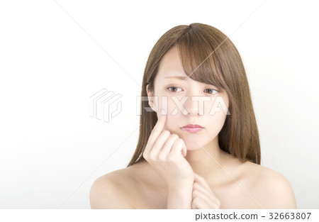消極的美少婦認為 32663807