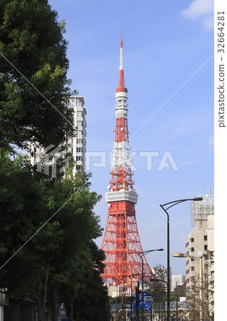 Zojoji and Tokyo Tower 32664281