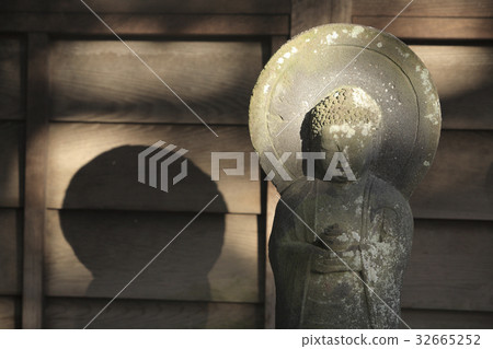 Stone statue Stone statue 32665252