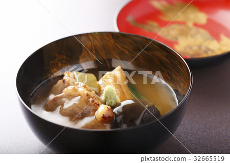 Boiled Kaga cuisine 32665519