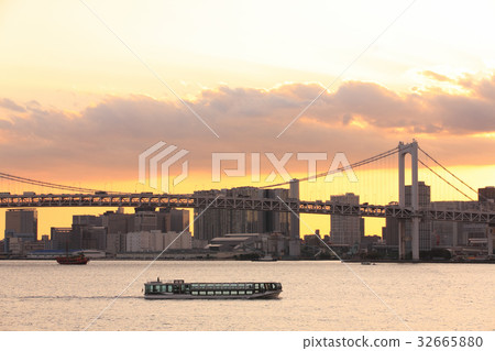 Rainbow Bridge Evening glow Rainbow Bridge Evening glow 32665880