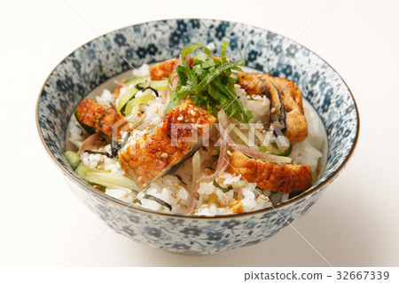 Eel mixed rice 32667339