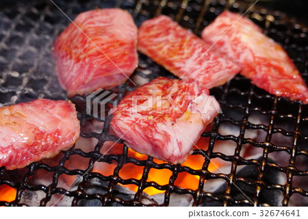 Yakiniku charcoal grill 32674641