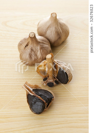 Black garlic 32676823