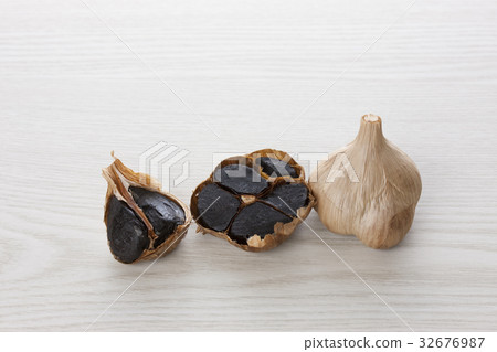 Black garlic 32676987