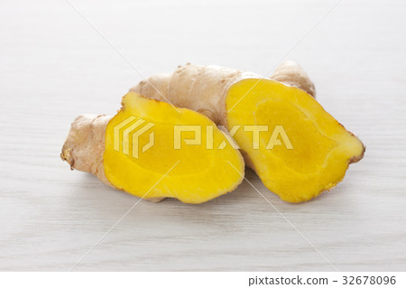 Curcuma 32678096
