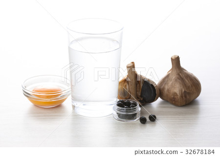 Black garlic Black garlic 32678184