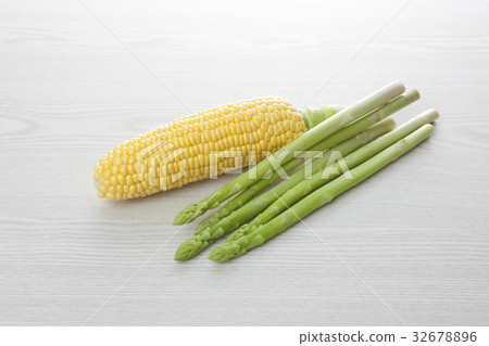 玉米和蘆筍 32678896