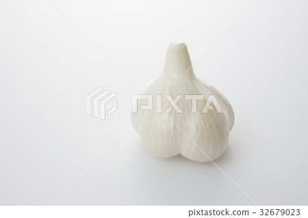 garlic  32679023
