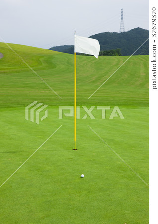 在綠色的旗子 32679320