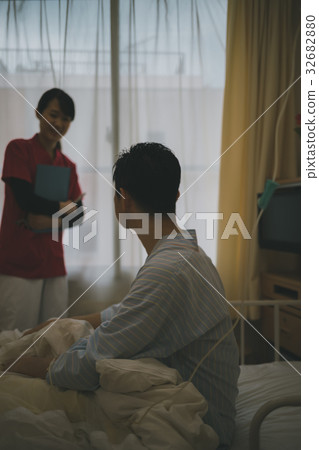 住院 生病的 病 32682880