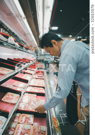 super market, supermarket, gents 32683076