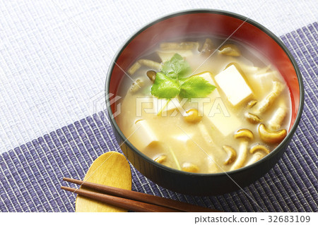 Namoko and Tofu miso soup 13 32683109