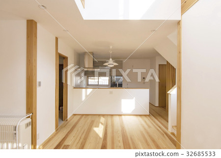 明亮的起居 - 用餐房新建的房屋設有柱廊 明亮的起居 - 用餐房新建的房屋設有柱廊 32685533