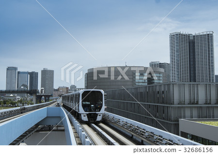 Running Yurikamome and buildings around Toyosu and Toyosu Market 32686156