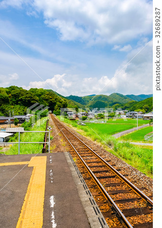 農村風景在夏天 32689287