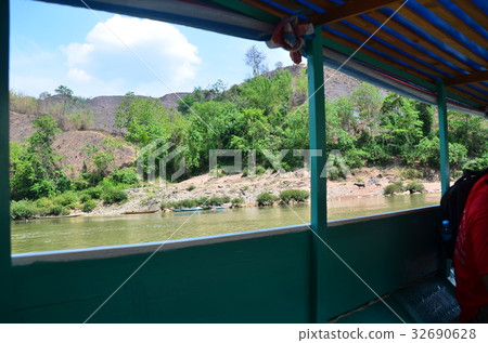 A boat trip from Lao Nong Kau to Muang Kua View from within the ship Mountains and forests A boat trip from Lao Nong Kau to Muang Kua View from within the ship Mountains and forests 32690628
