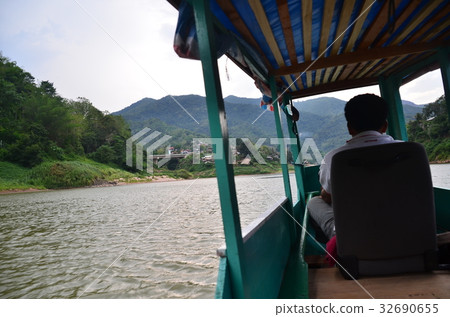 從老農九到Muang Kua的乘船遊覽 32690655