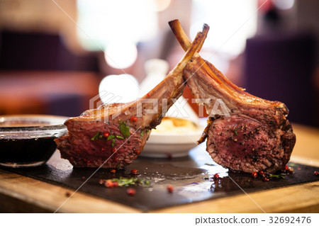 Rack of New Zealand lamb Rack of New Zealand lamb 32692476