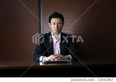 A little bit of a businessman A little bit of a businessman 32692967