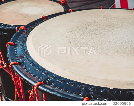 Taiko drums o-kedo on scene background. 32695906
