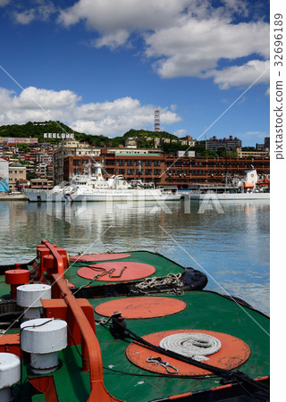 台灣 基隆港 基隆 港口 旅遊 碼頭 港灣 船 雲彩 海 基隆市 北台灣 港都 碼頭 港區 海港 32696189