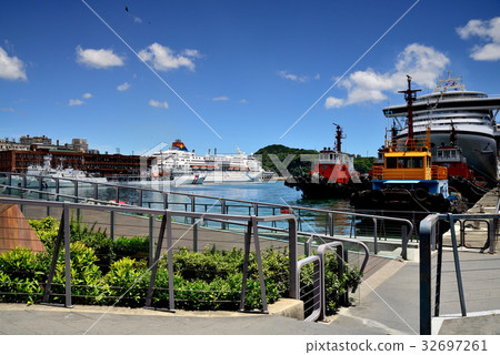 台灣 基隆港 基隆 港口 旅遊 碼頭 港灣 船 出發 海港 客輪 郵輪 北台灣 港都 碼頭 港區 台灣 基隆港 基隆 港口 旅遊 碼頭 港灣 船 出發 海港 客輪 郵輪 北台灣 港都 碼頭 港區 32697261