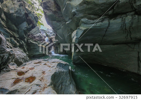 Tokushima ken Tsurugi-machi cauldron Tokushima ken Tsurugi-machi cauldron 32697915