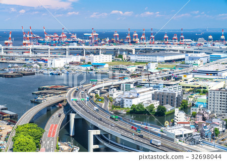 “神奈川縣”橫濱港的城市景觀 “神奈川縣”橫濱港的城市景觀 32698044