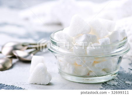 white sugar 32699311