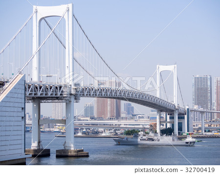 新西蘭海軍護衛艦“Te Kaha”_1通過Rainbow Bridge_1 32700419