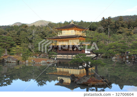 金閣寺和米拉科池塘 32700604