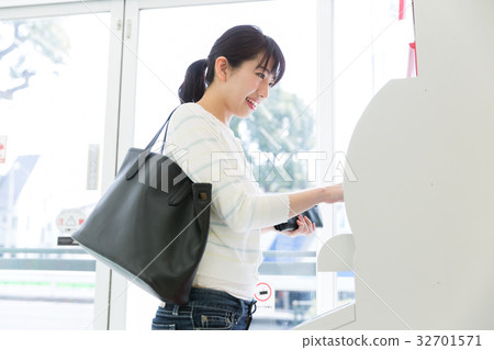 Convenience store service ATM 32701571