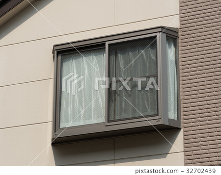 Housing window 32702439