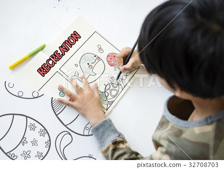 Young boy working on drawing pad network graphic overlay Young boy working on drawing pad network graphic overlay 32708703