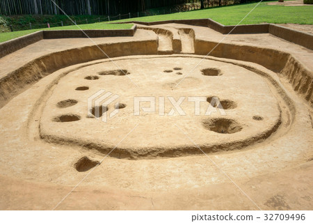 Ruins, Yayoi period 32709496